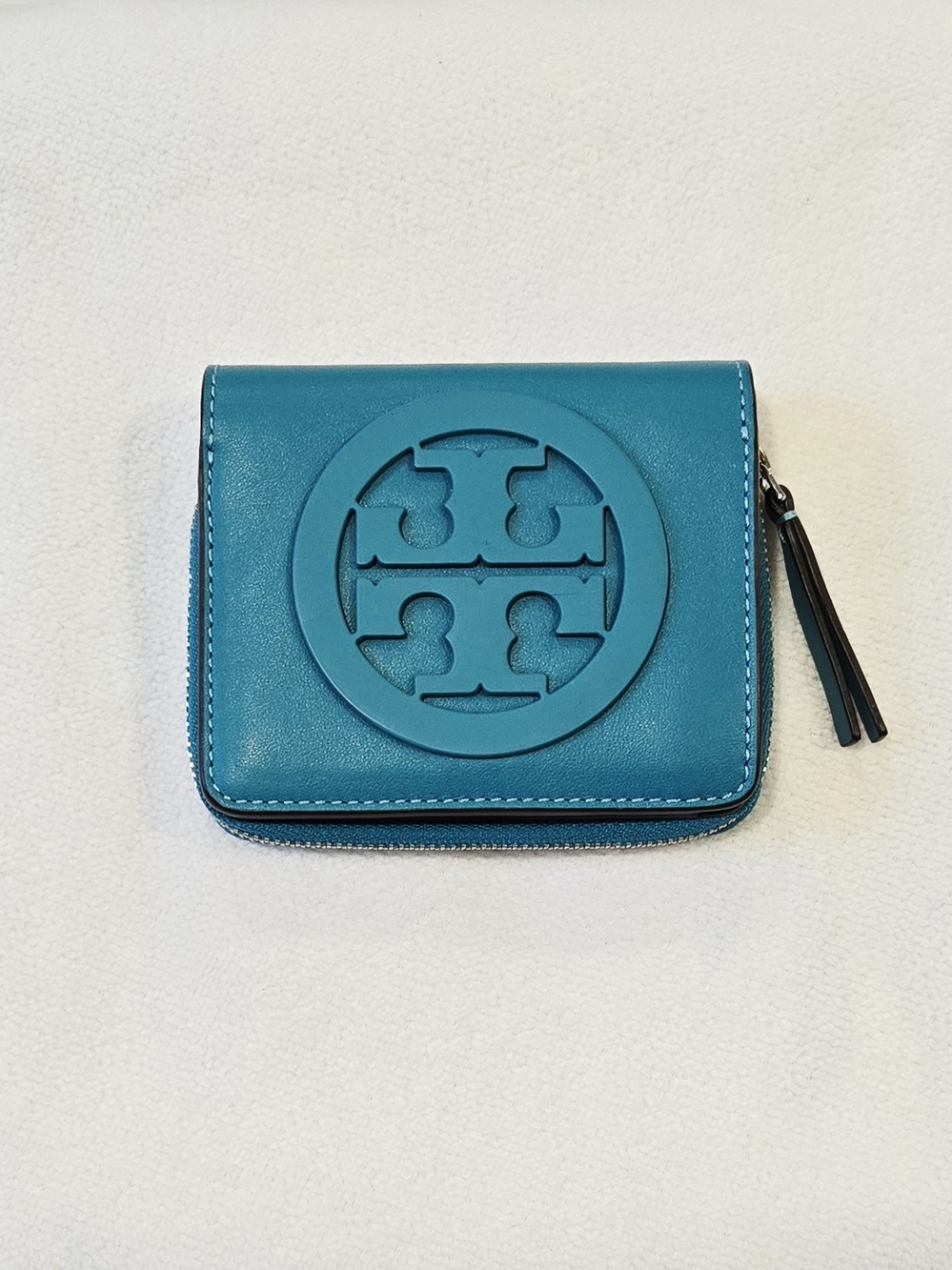 Tory Burch Teal Leather Zip Card Case with Logo Medallion EUC